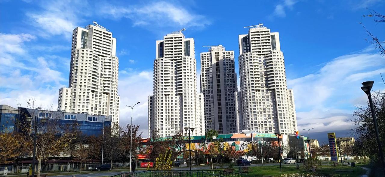 18Th & 16H Floor Secure Luxury Condos With Pool & Fitness Included In Price Скопие Екстериор снимка