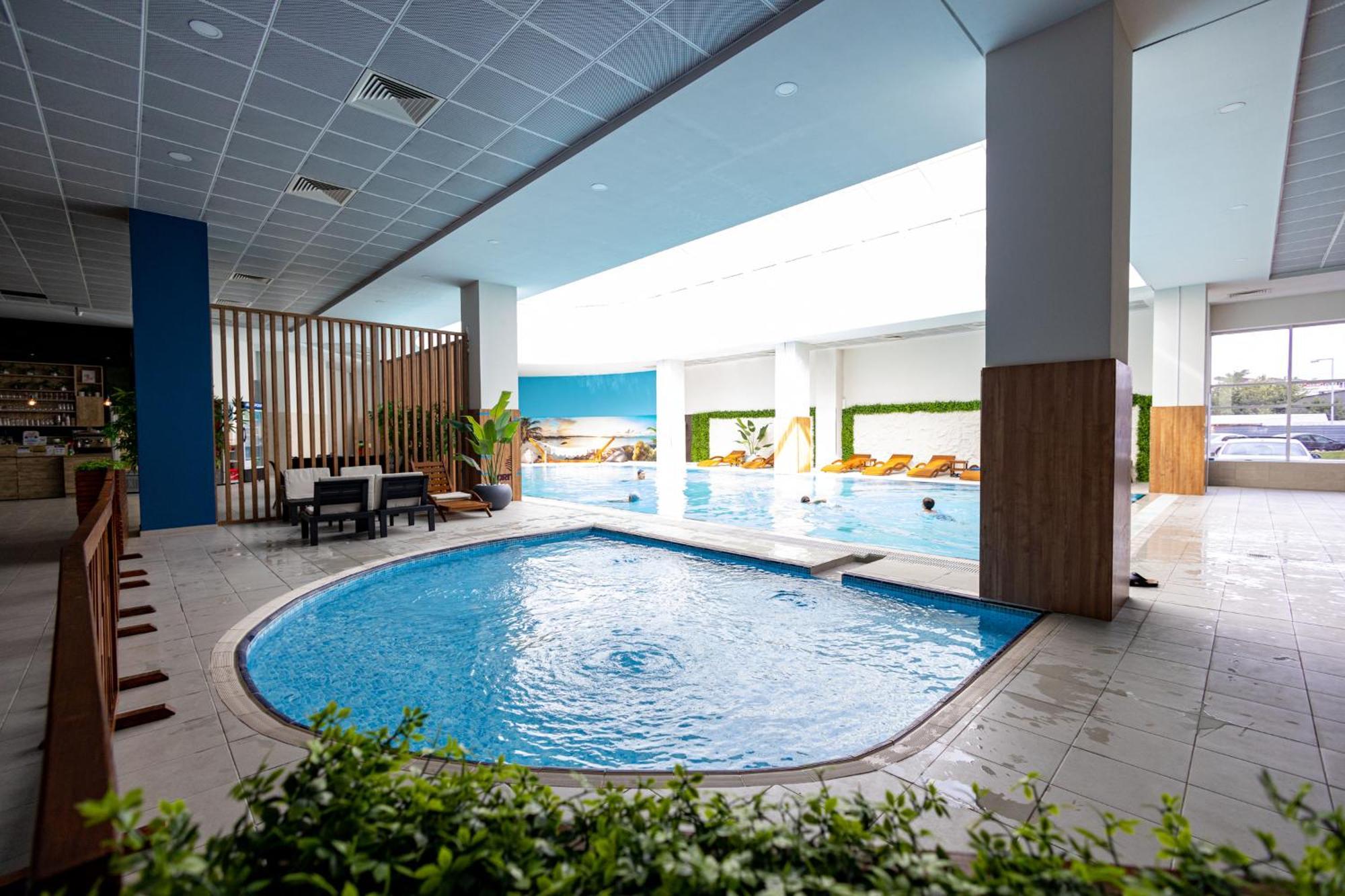 18Th & 16H Floor Secure Luxury Condos With Pool & Fitness Included In Price Скопие Екстериор снимка