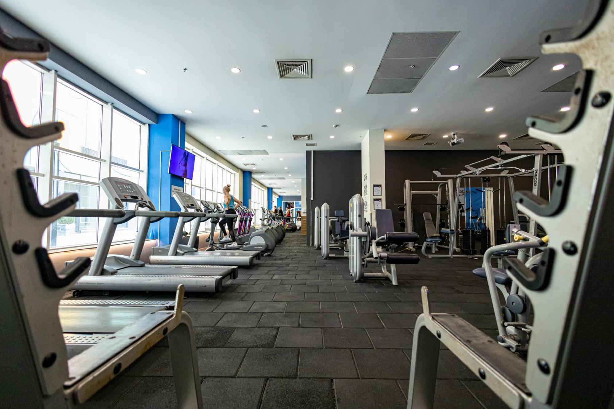 18Th & 16H Floor Secure Luxury Condos With Pool & Fitness Included In Price Скопие Екстериор снимка