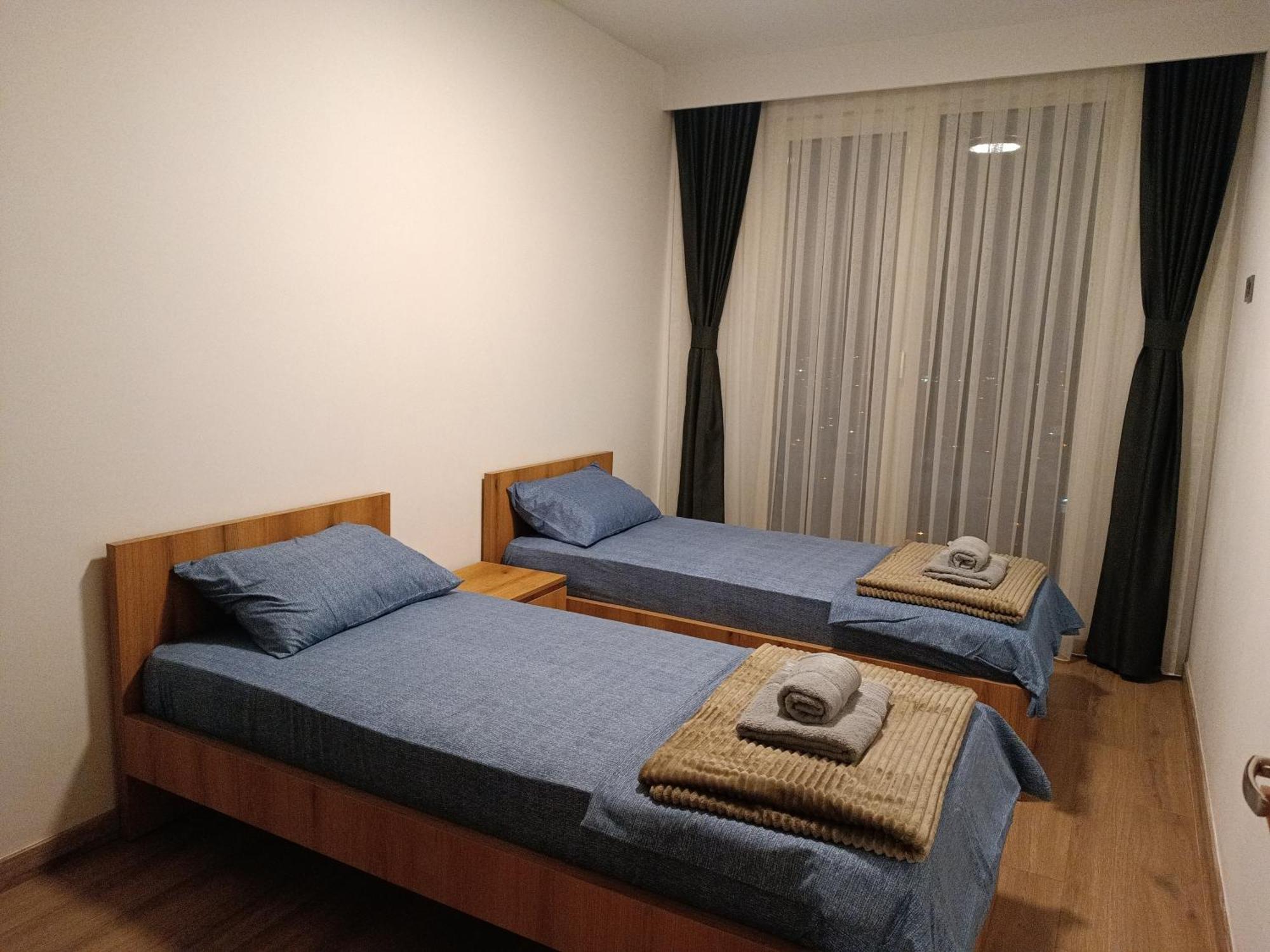 18Th & 16H Floor Secure Luxury Condos With Pool & Fitness Included In Price Скопие Екстериор снимка