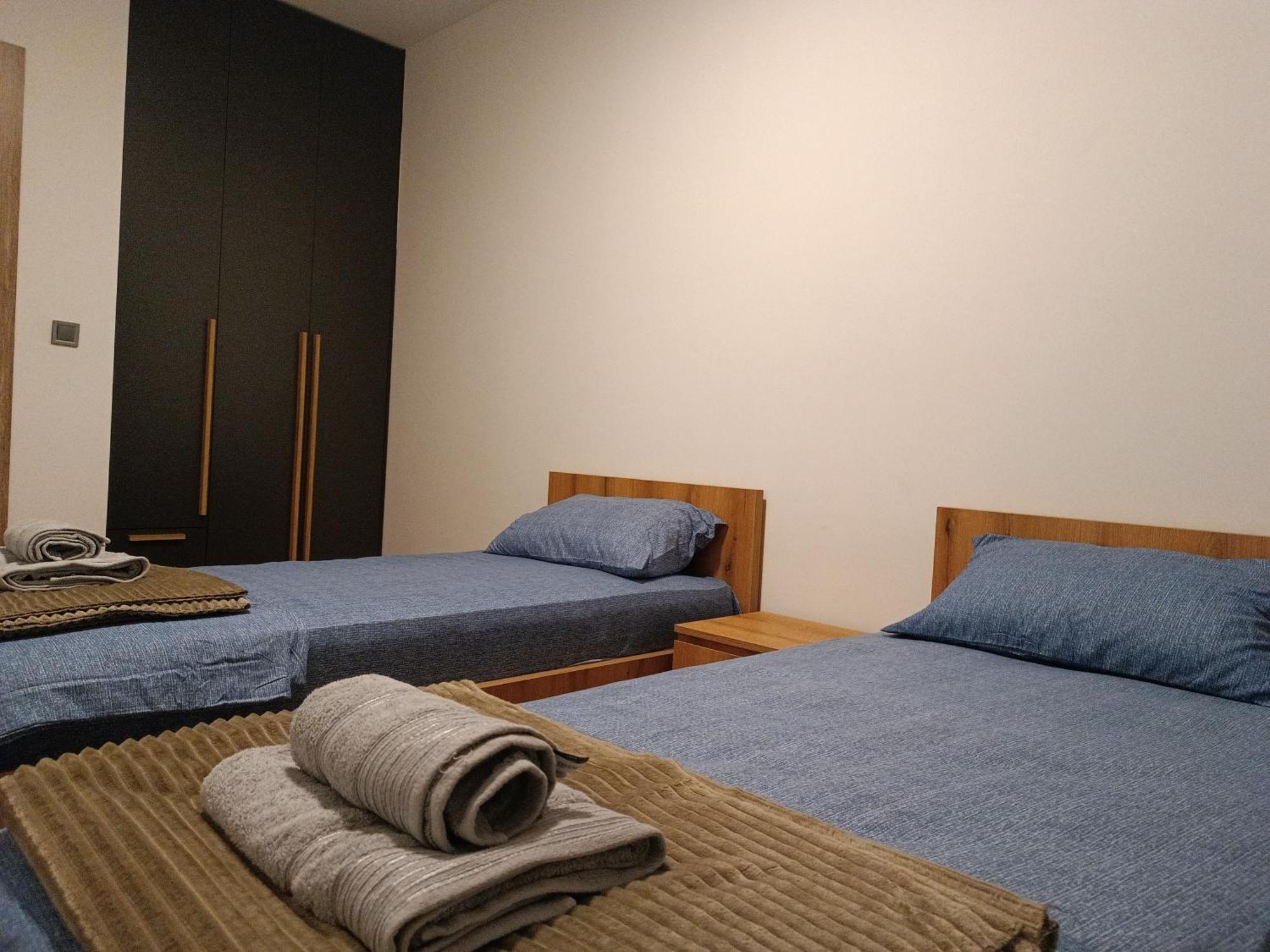 18Th & 16H Floor Secure Luxury Condos With Pool & Fitness Included In Price Скопие Екстериор снимка