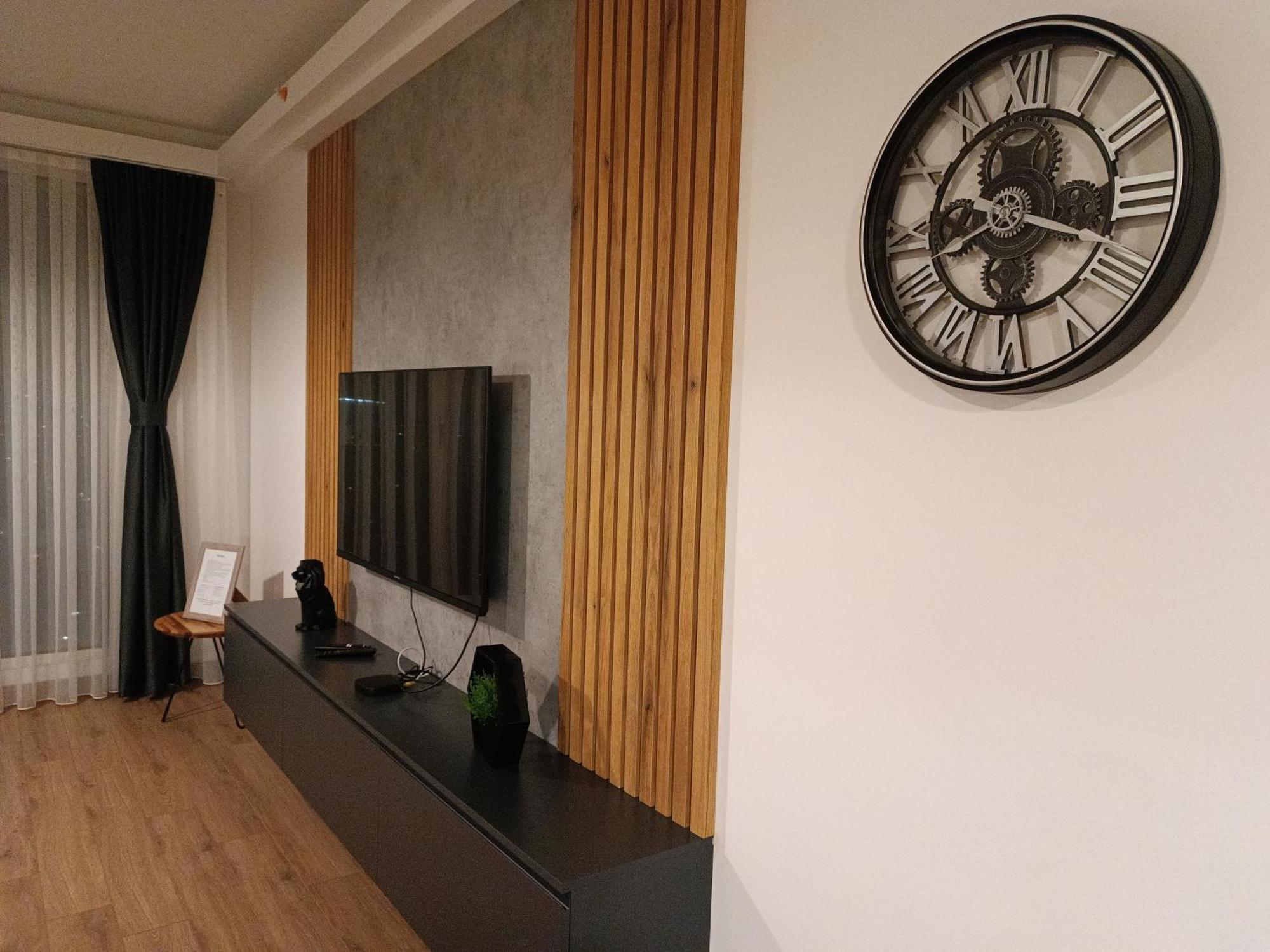 18Th & 16H Floor Secure Luxury Condos With Pool & Fitness Included In Price Скопие Екстериор снимка