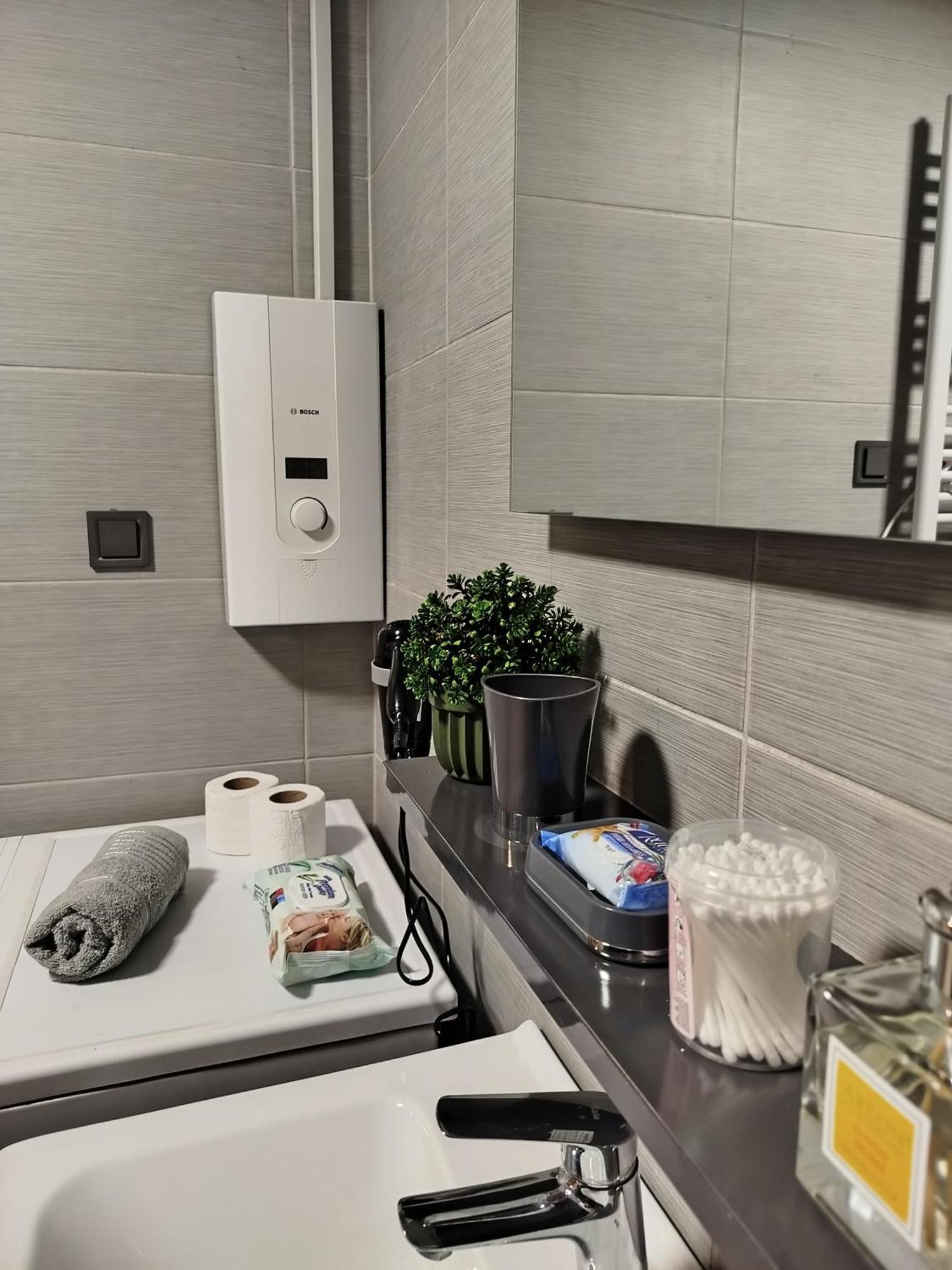 18Th & 16H Floor Secure Luxury Condos With Pool & Fitness Included In Price Скопие Екстериор снимка