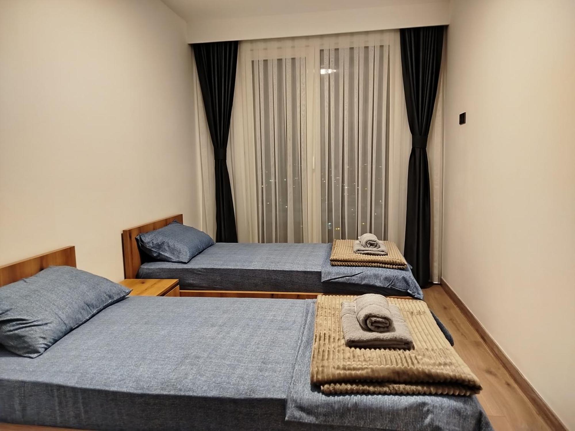 18Th & 16H Floor Secure Luxury Condos With Pool & Fitness Included In Price Скопие Екстериор снимка