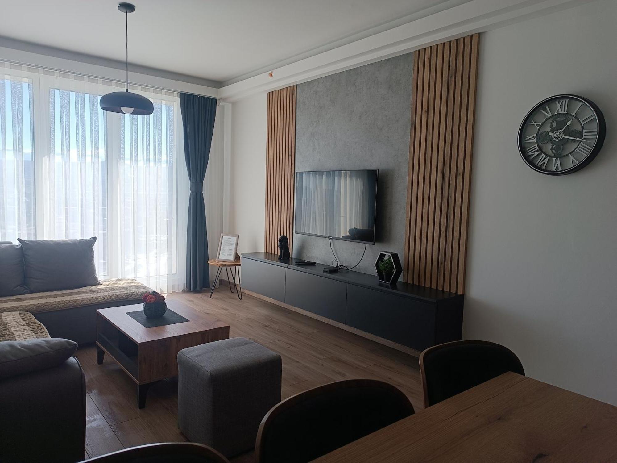 18Th & 16H Floor Secure Luxury Condos With Pool & Fitness Included In Price Скопие Екстериор снимка